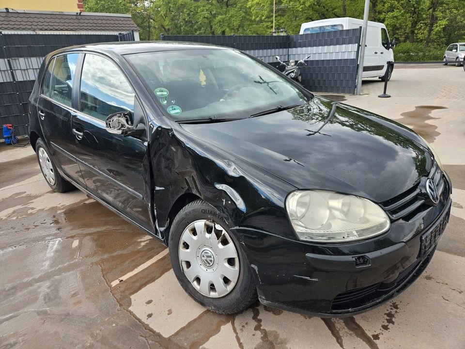 Volkswagen Golf V Lim. Trendline in Neustadt an der Weinstraße