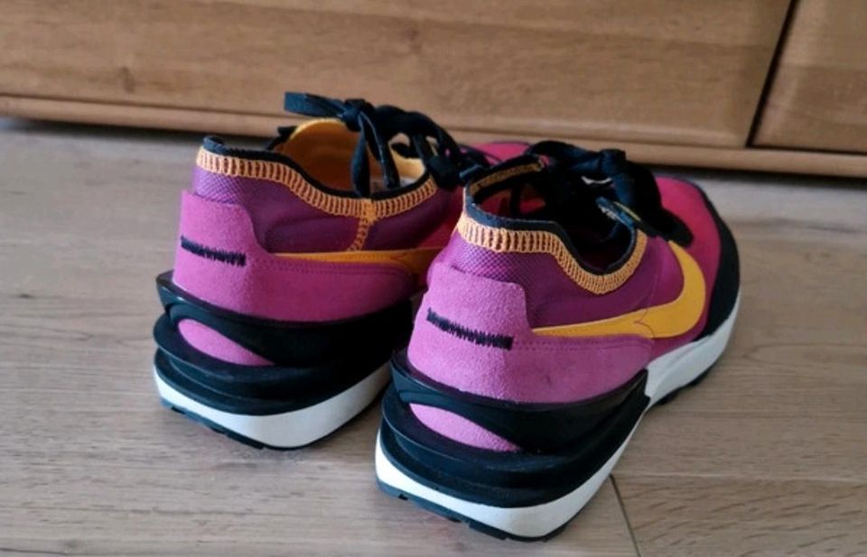 Nike waffle gr 45, lila, Geld schwarz wie neu in Rodgau