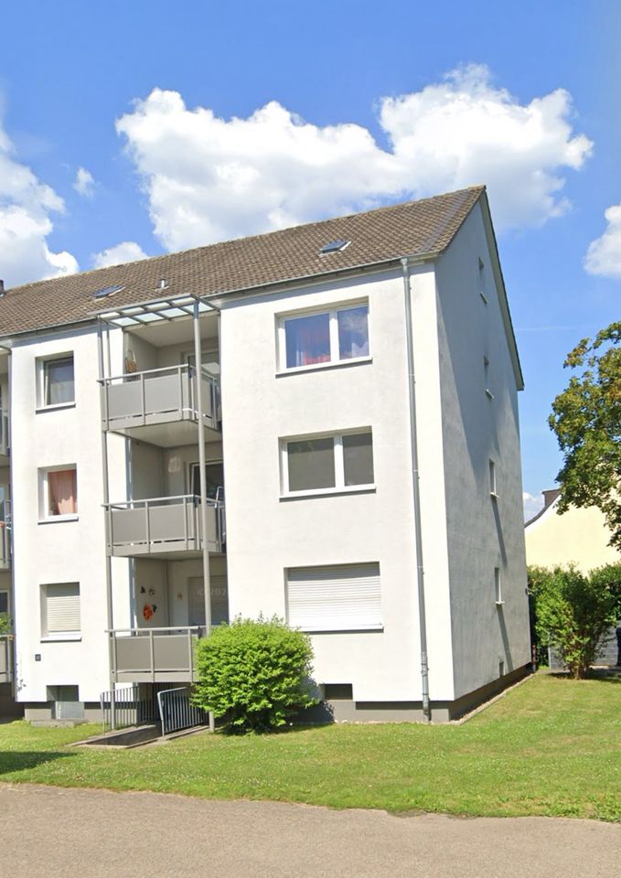 Ab 01.09. / Sanierte 71 m2 Wohnung zu vermieten - Köln Merheim in Köln