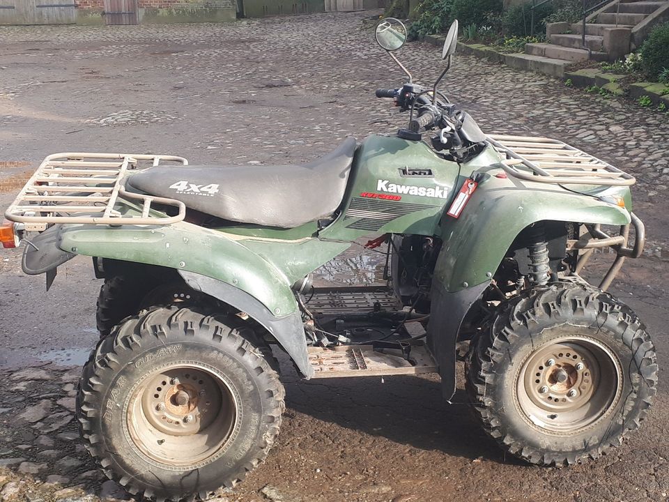 Quad 4x4 Kawasaki KVF 360 mit Motorschaden in Scheggerott