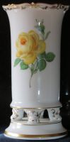 Meissen Tatzen Füßchen Pfötchen Vase Little  Blume Flower Gelb Hessen - Maintal Vorschau