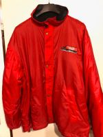 Herrenjacke in Rot Größe XL mit Werbeaufdruck Coca Cola Nordrhein-Westfalen - Brilon Vorschau