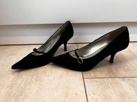 Neuwertig Ariane Pumps schwarz Gr. 37 inkl. Ersatzabsätze Sachsen - Freiberg Vorschau
