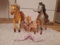 Barbie Pferde und Ponys, sowie Sättel zu verkaufen. Wandsbek - Hamburg Duvenstedt  Vorschau