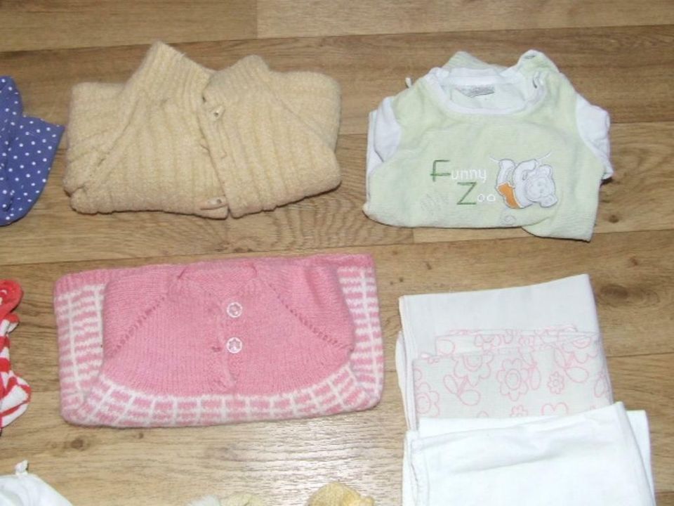 Mädchen Kleid Strampler Pulli Body 50 56, Stoffwindeln; ab 0,10 € in Markersdorf bei Görlitz