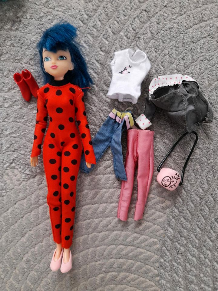 Puppe Ladybug/ Marinette mit 2 Kostümen in Dortmund