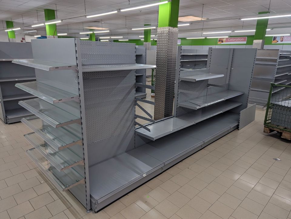 Komplette Ladenausstattung 450 m² Gondelregal Wandregal Anbauregal von Eden wie Tegometall Ladenregal Warenregal Regal Lager Supermarkt Einrichtung Lagerregal Kellerregal in Leipzig