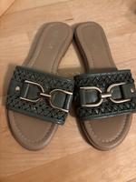 Catwalk Schlappen Slipper Schuhe khaki gold Gr. 36 Bayern - Königsbrunn Vorschau