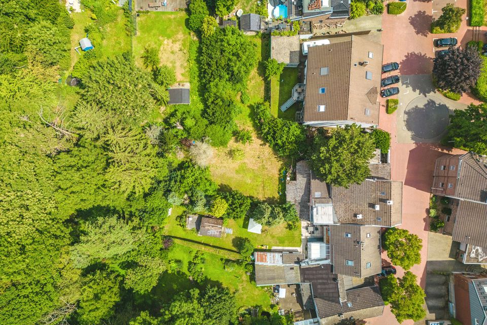 Einfamilienhaus mit zusätzlicher Baulücke und riesigem Grundstück in Morsbach in Würselen