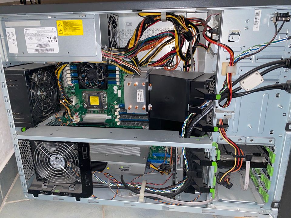 Fujitsu Celsius R670 6 Kern Computer NVIDIA Quadro FX 4800 in Salzkotten