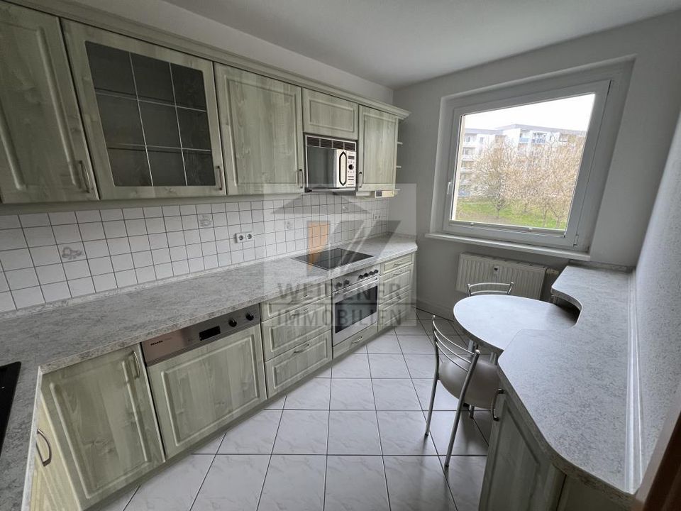 3 Raum Wohnung mit Balkon, Dusche und Einbauküche. in Gera