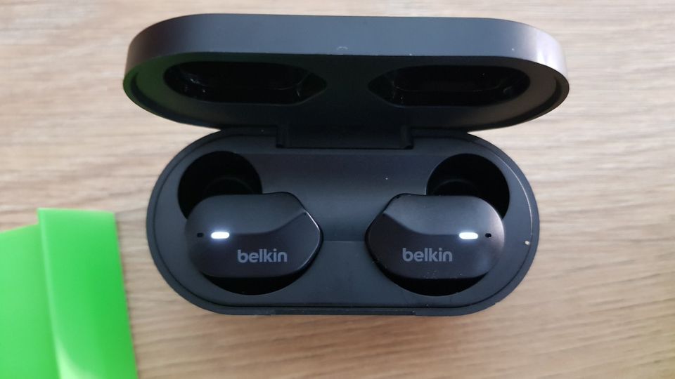 Belkin SOUNDFORM AUC001BTBK In-Ear Kopfhörer und Case in Ingolstadt