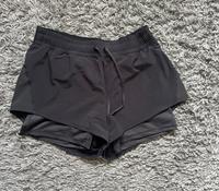 Joggingshorts H&M Größe 38 Sporthose schwarz Niedersachsen - Lohne (Oldenburg) Vorschau