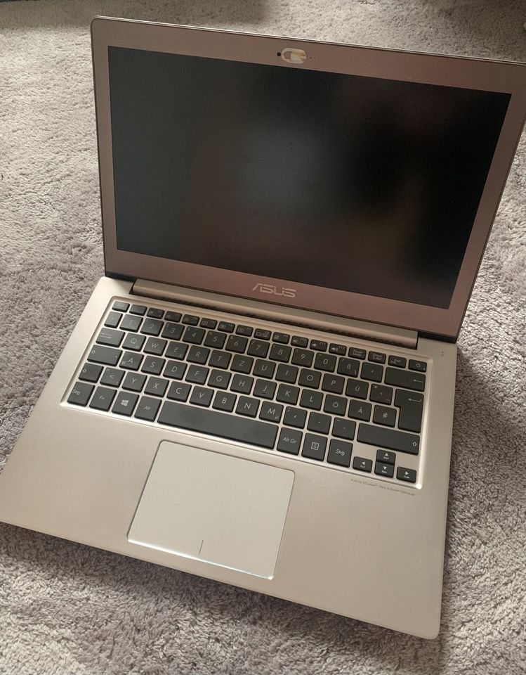 ASUS Zenbook UX303L in Lüneburg