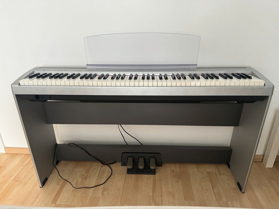 E-Paino Yamaha / Digital Piano P-85 in Obertshausen