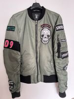 tigha YPS Young Poets Bomberjacke mit Patches Gr. XL Neuwertig! Düsseldorf - Stadtmitte Vorschau