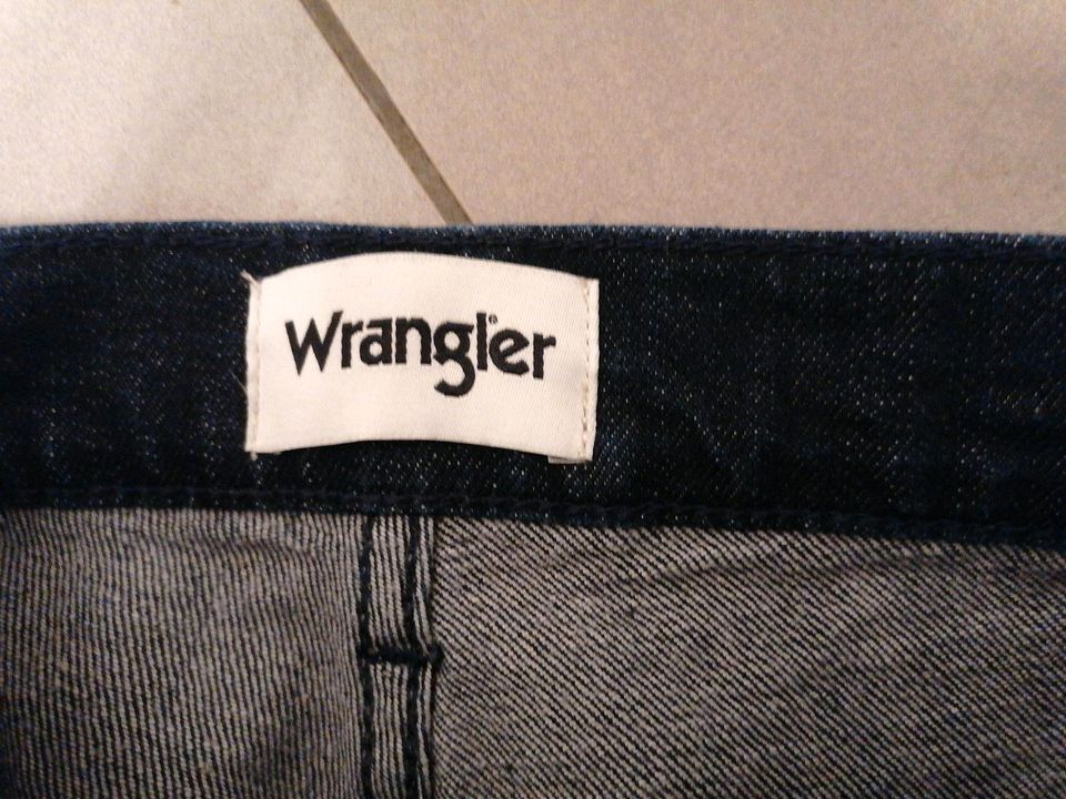 Jeans, Wrangler Arizona, W34, L 32, dunkelblau, neu ohne Etikett in Großkrotzenburg