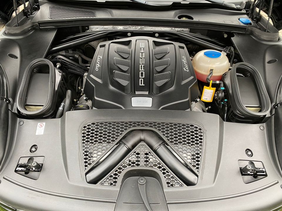 Porsche Macan Turbo 3,6 V6 Bituro in Recklinghausen