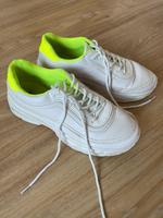 Schuhe sneaker Turnschuhe gr 39 Hessen - Pohlheim Vorschau