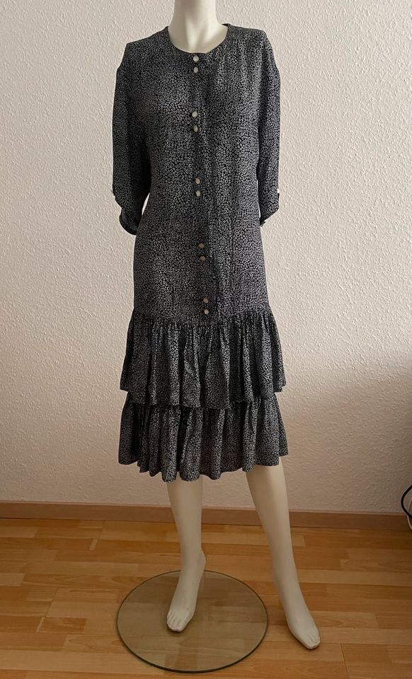 Kleid mit Volants in Stuttgart