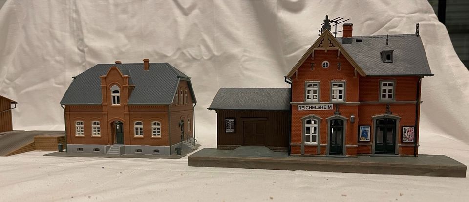 Märklin Eisenbahn HO Konvolut Loks, Waggons, Trafos, Schienen,… in Oberkrämer