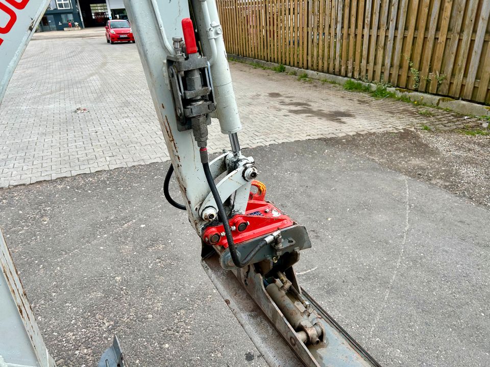 Takeuchi TB 210R V1 1,1t Minibagger 300h in Amberg