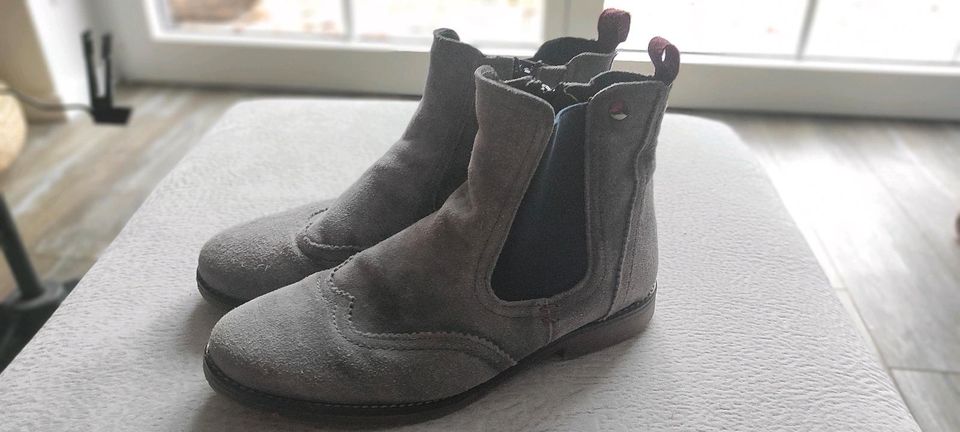 Chelsea Stiefeletten Gr. 39 Wildleder grau street super shoes in Meerbusch