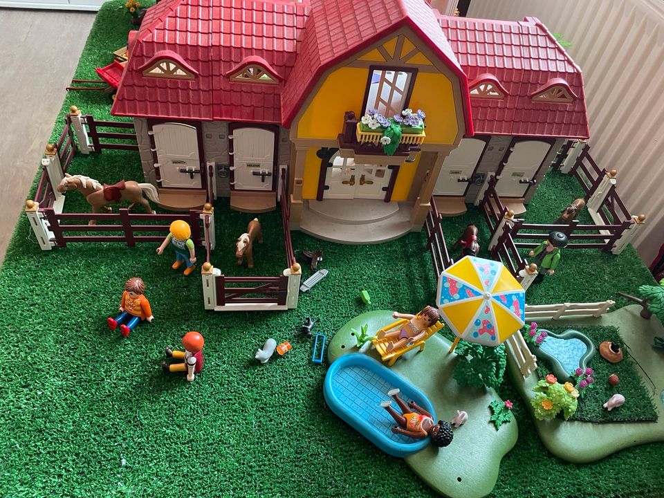 Playmobil Reiterhof und Haus in Kastorf