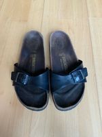 Birkenstock Pantoletten Hausschuhe schwarz Leder 37 Nordrhein-Westfalen - Borchen Vorschau