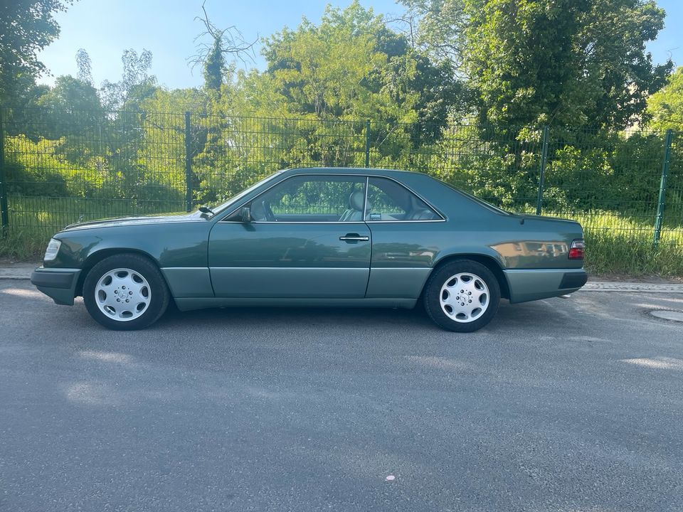 E300 C 124 Coupe ,H Kennzeichen Tüv neu, in Berlin