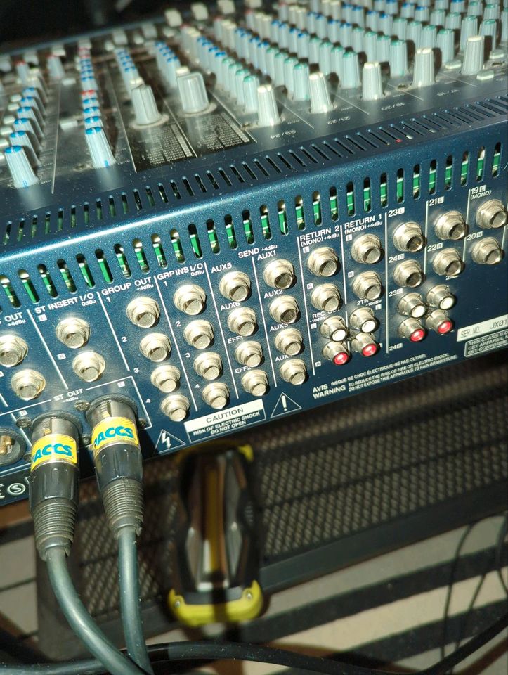 Yamaha MG24/14 fx Mixer in Stapelfeld