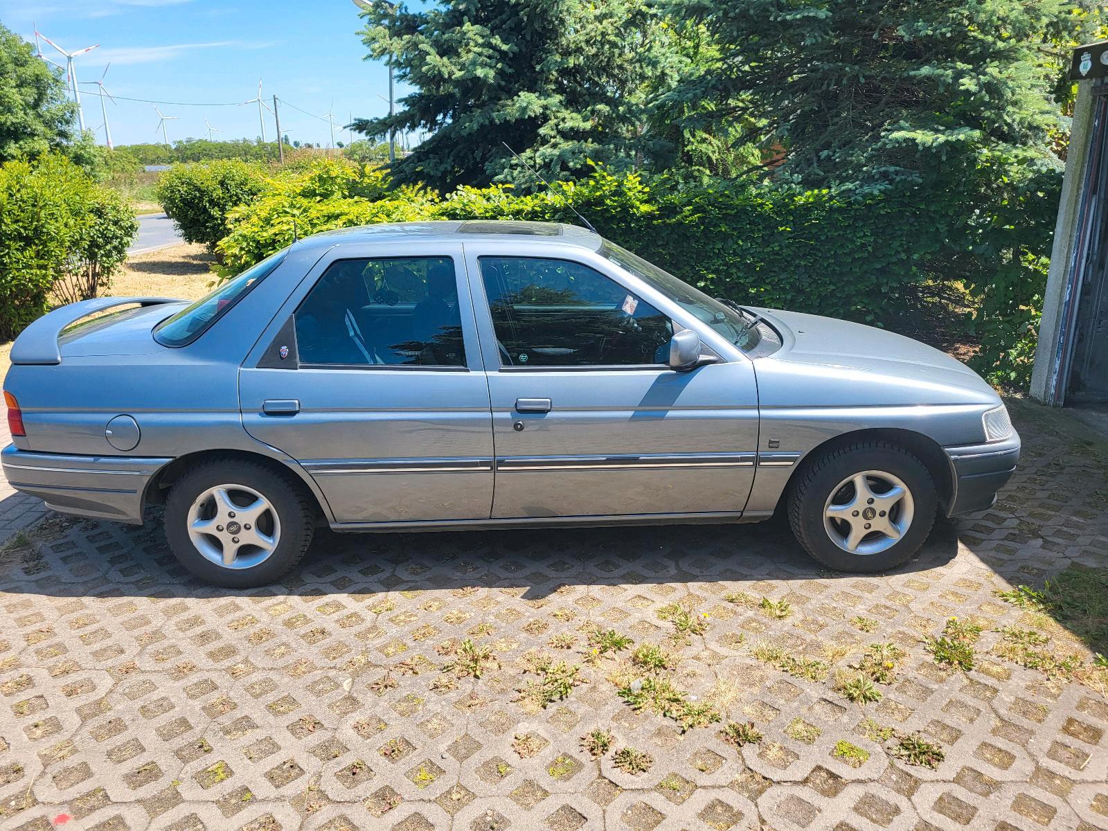 Abbildung des Autos Ford Orion 1.8 16V,  880…