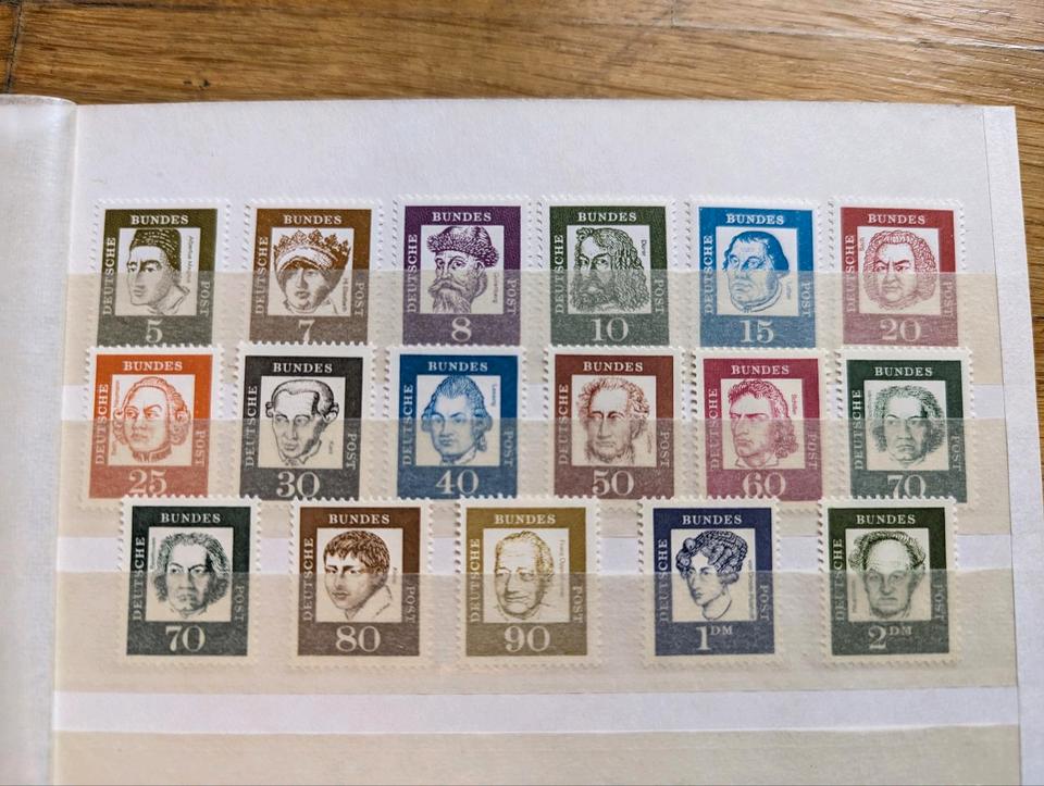 Komplette Briefmarkenserie „Bedeutende Deutsche“ BRD, postfrisch in München