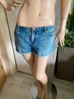 Zara kurze Jeans Jeansshorts Hotpants Gr: 38- 40 helle Waschung Thüringen - Camburg Vorschau