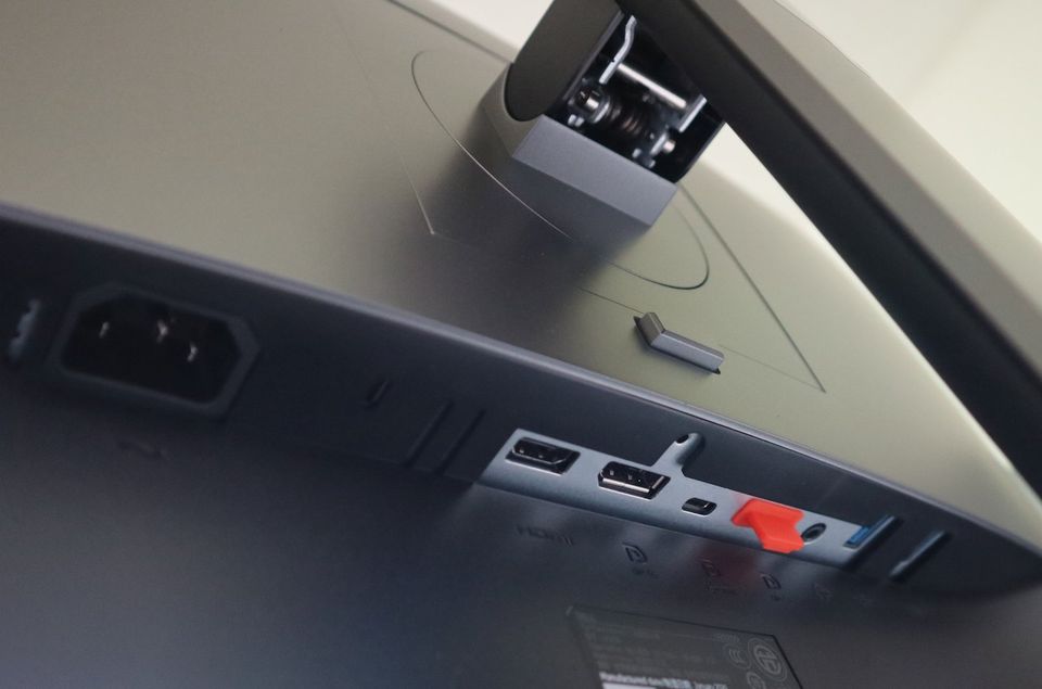 Dell Ultrasharp u2520d 25 Zoll Monitor Backlight defekt in München