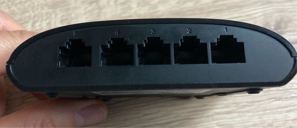 D-Link 5 Port Switch bis zu 2 GBps Netzwerk in Coswig