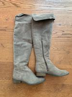 Graue Lederstiefel (Overknee oder mit Stulpe) Bayern - Lochhausen Vorschau