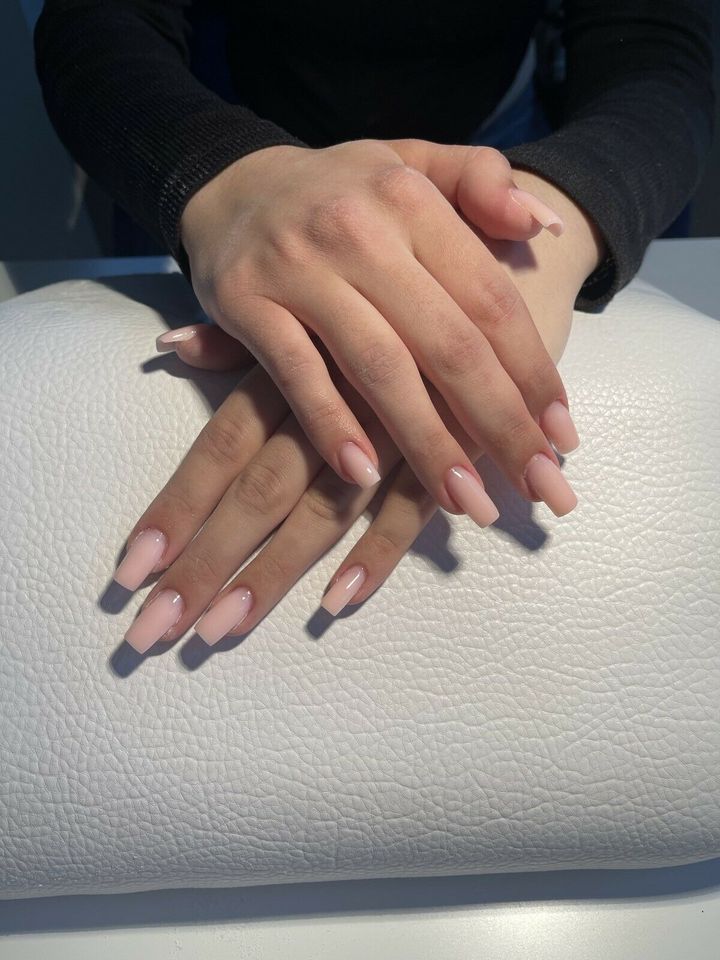 Nageldesign - Gelmodellage - Nagelmodellage- Gelnägel in Mülheim (Ruhr)