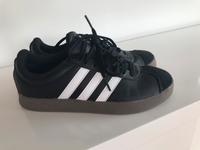 Turnschuhe Adidas neu Gr.38 1/3 schwarz Bayern - Aschaffenburg Vorschau