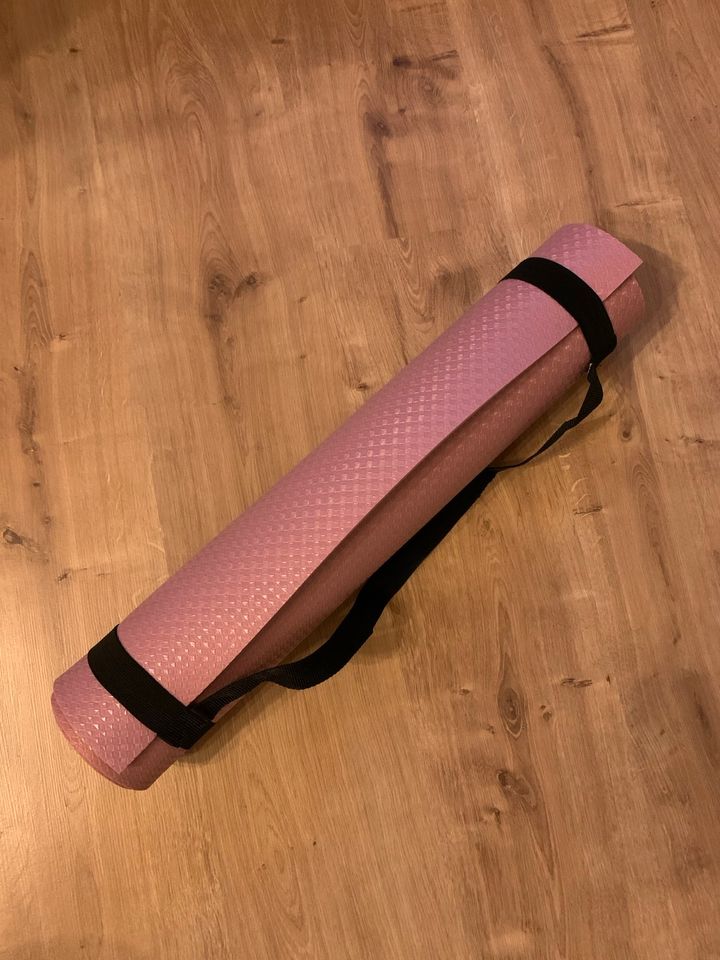 The 'extra grippy' top-rated yoga mat is on sale on