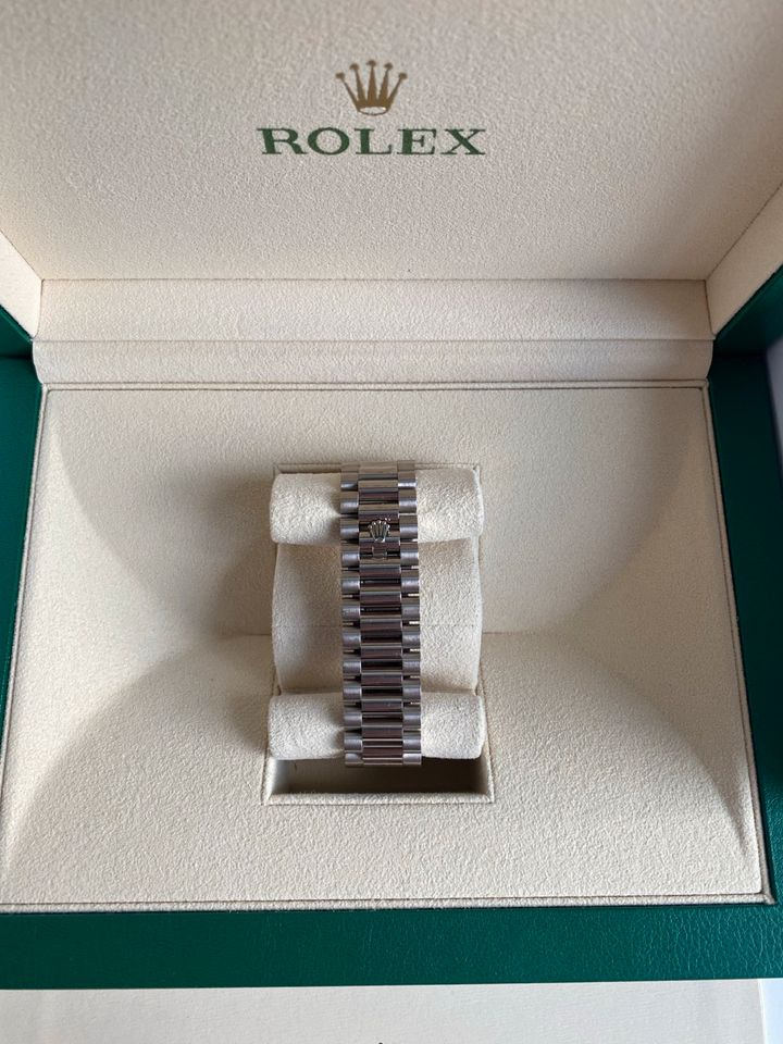 Rolex Day-Date 40 Blau Fullset in Krefeld