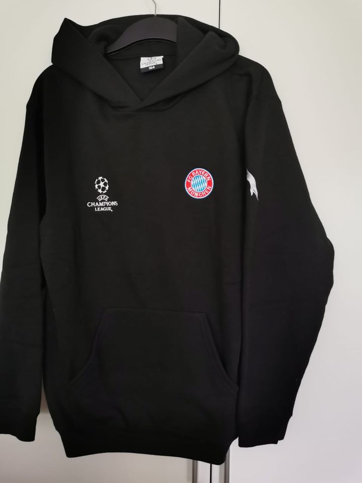 FC Bayern Champions League Pullover Gr. 164 in Eislingen (Fils)