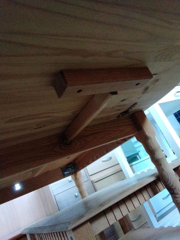 Esstisch Echtholztisch mit klappbarer Verlängerung in Pirna