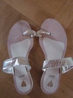 Leder gold Strass Luxus Zehentrenner Sandalen Gr 41 AVC Rheinland-Pfalz - Bruchmühlbach-Miesau Vorschau