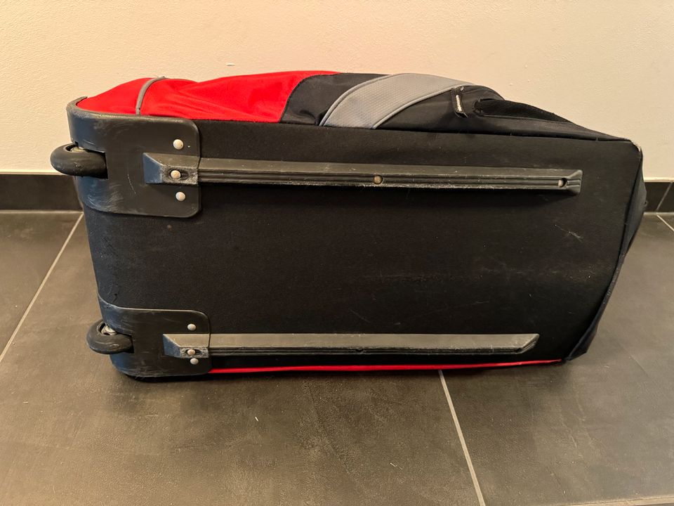 Reebok Trolley Sporttasche Reisetasche Tasche mit 2 Rollen in Hirschaid