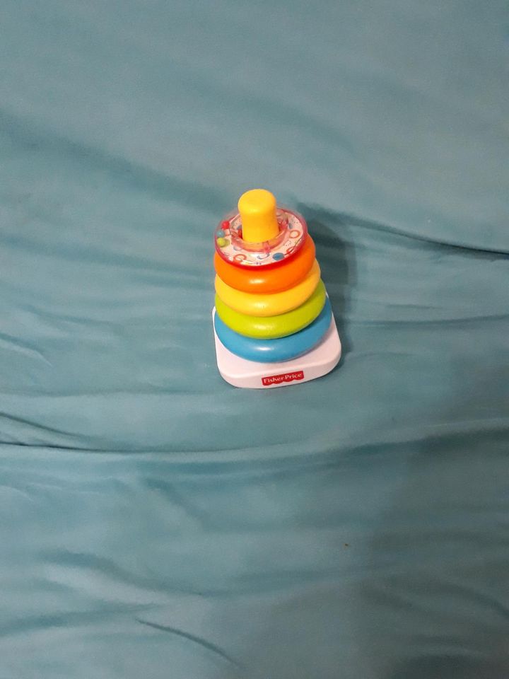 Fisher-Price FHC92 Colourful Ring Pyramid Stacking Tower Motor an in Berlin