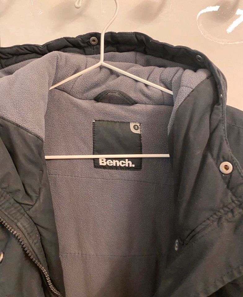 Winterjacke Jacke Bench schwarz S 36 Mantel in Düsseldorf