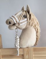 Set für Hobby Horse:Die Halfter A3 weißem Pelz+Halfter aus Kordel Essen - Essen-Stadtmitte Vorschau