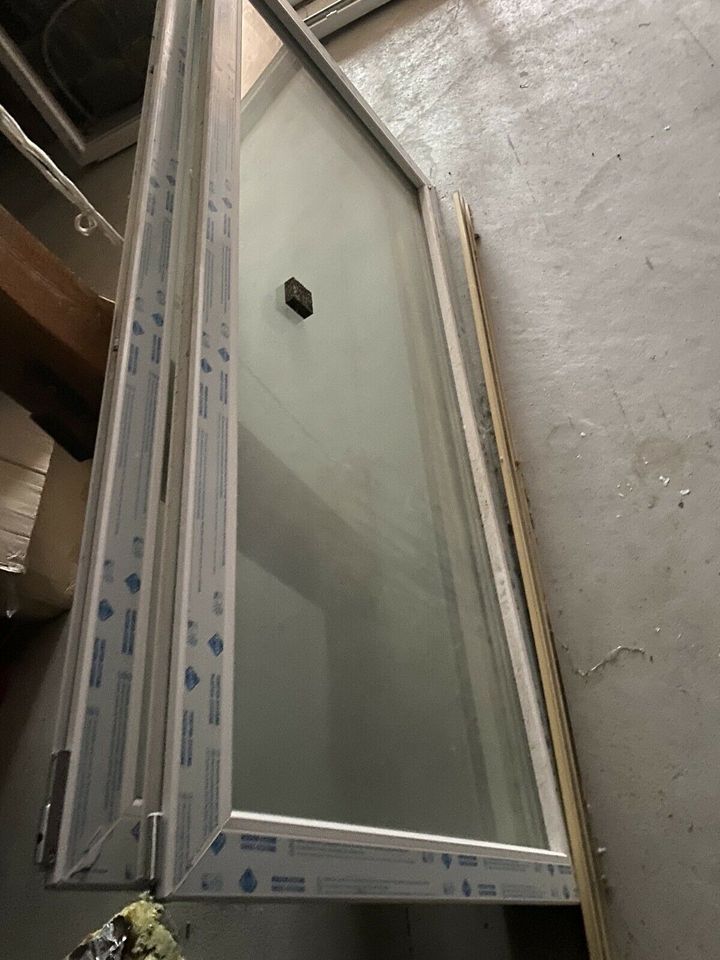 Neues Fenster 195cm mit elektrischen Rollladen *neu* in Rangendingen