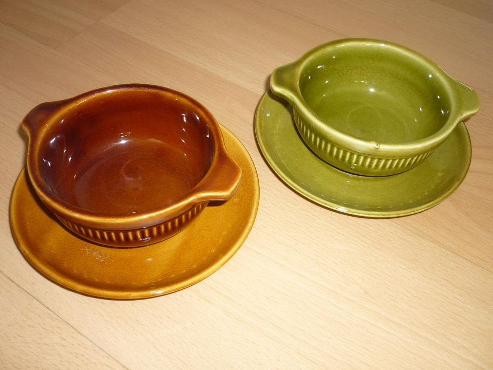 Suppenschalen Suppentassen Gulaschschalen Henkel Unterteller 2x in Langen (Hessen)
